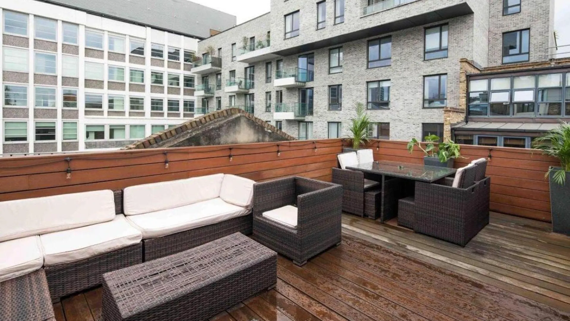 Luxury Penthouse Located Near Old Street Apartment London
